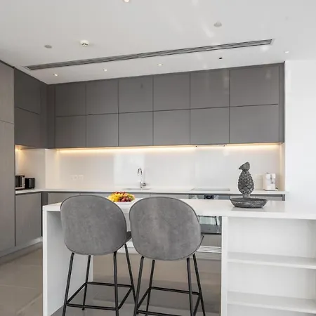 Apartment 360 *