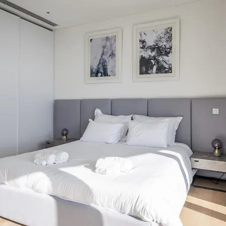 360 Apartment *